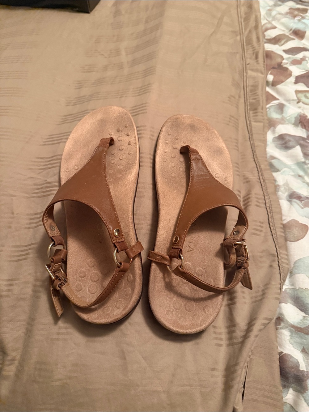 Vionic Brown Leather T-Strap Sandals with Ankle Buckle